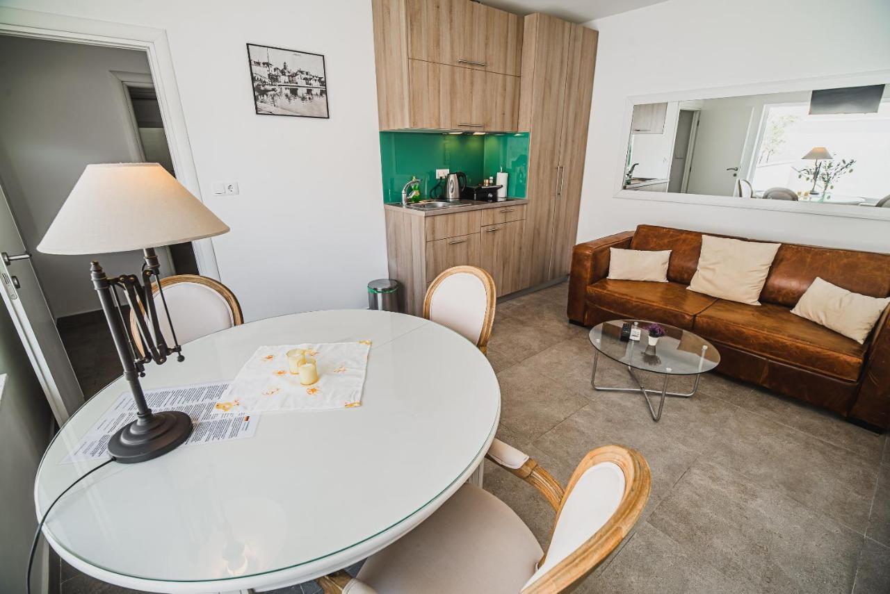 Downtown Luxury Apartments With Hot Tub Vodice Exteriör bild