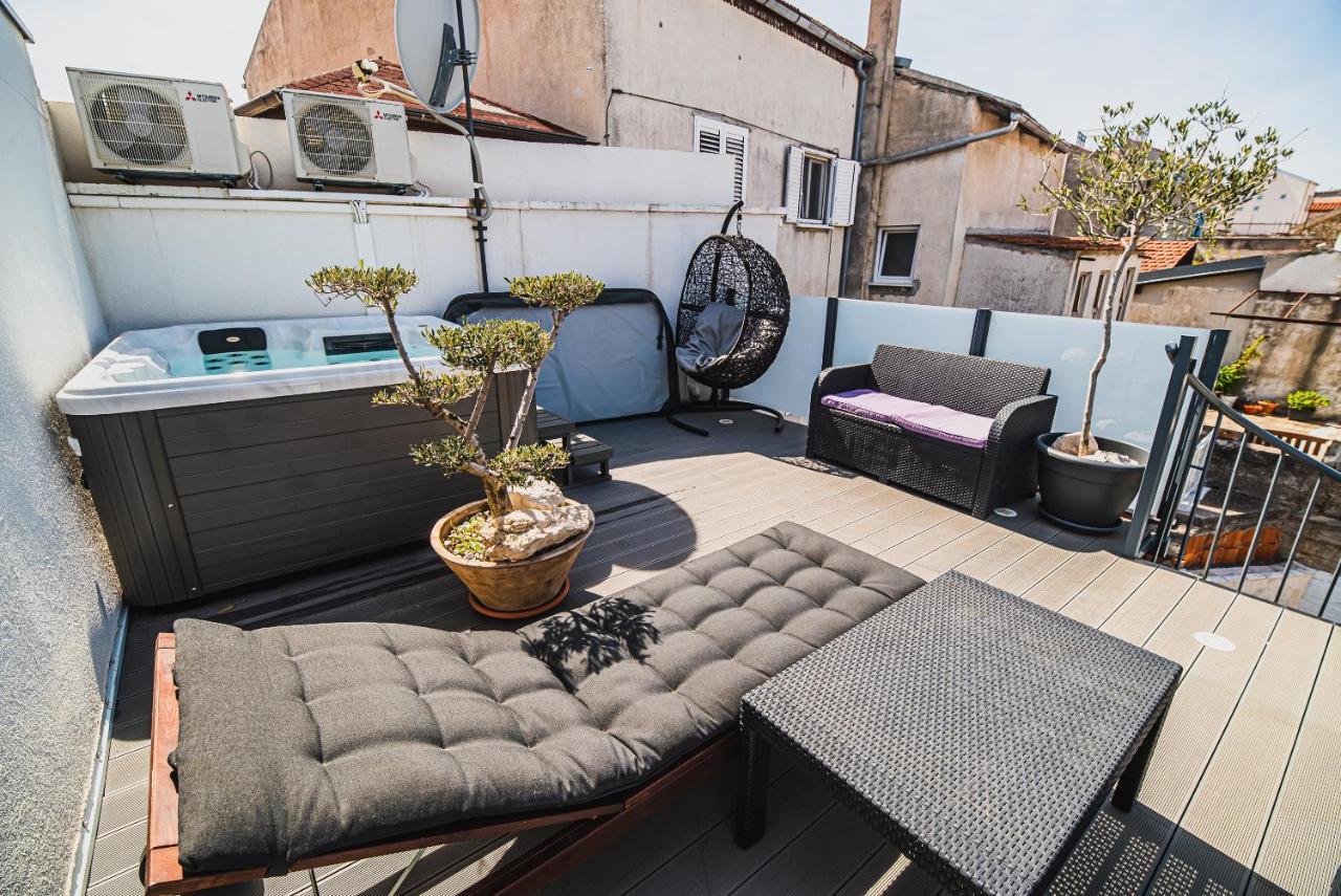 Downtown Luxury Apartments With Hot Tub Vodice Exteriör bild