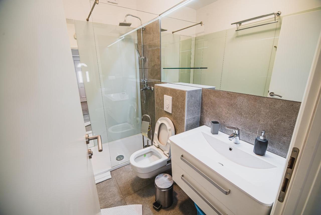 Downtown Luxury Apartments With Hot Tub Vodice Exteriör bild
