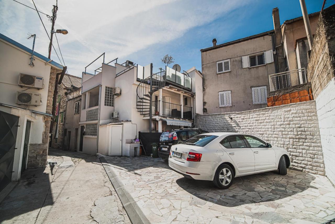 Downtown Luxury Apartments With Hot Tub Vodice Exteriör bild