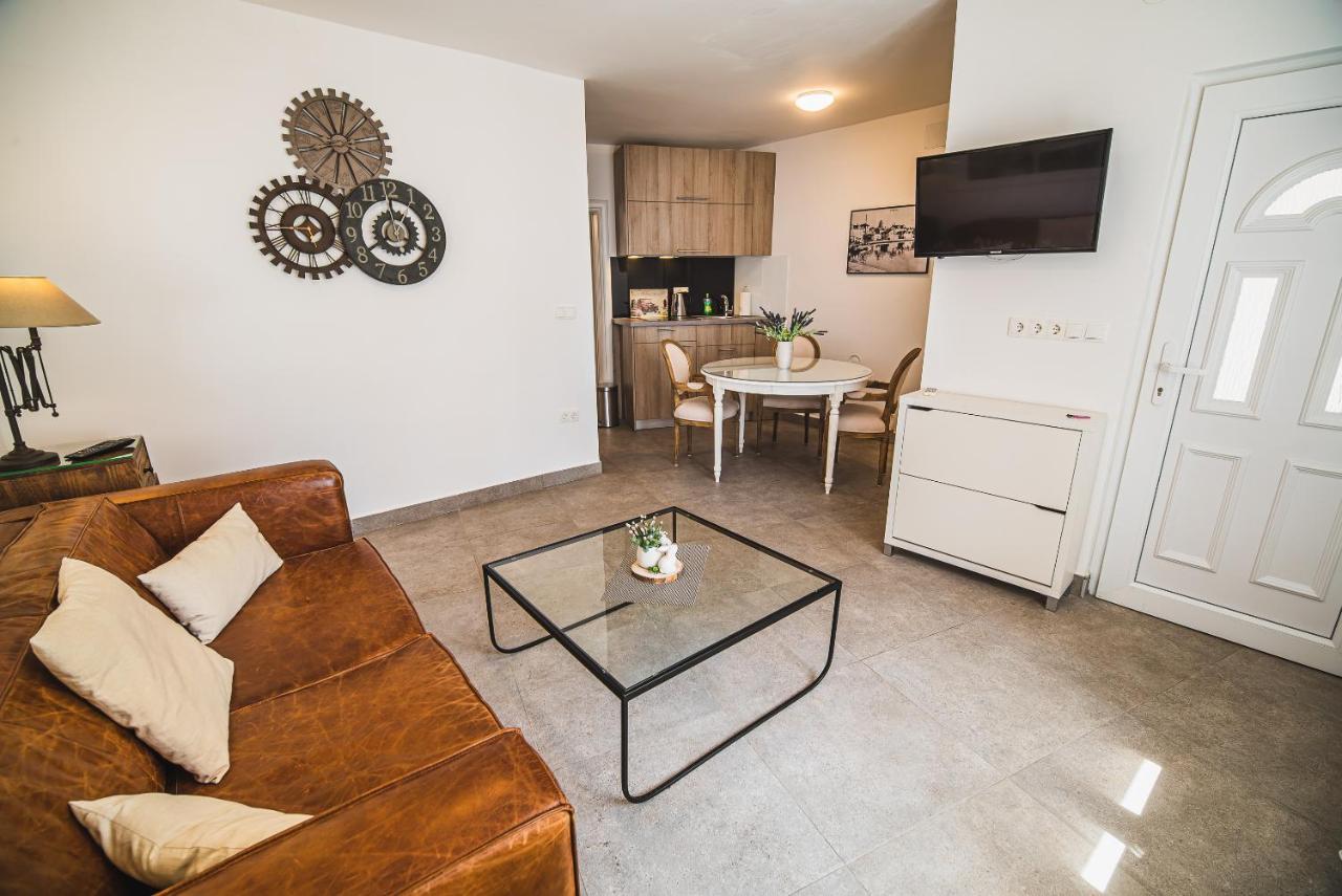 Downtown Luxury Apartments With Hot Tub Vodice Exteriör bild