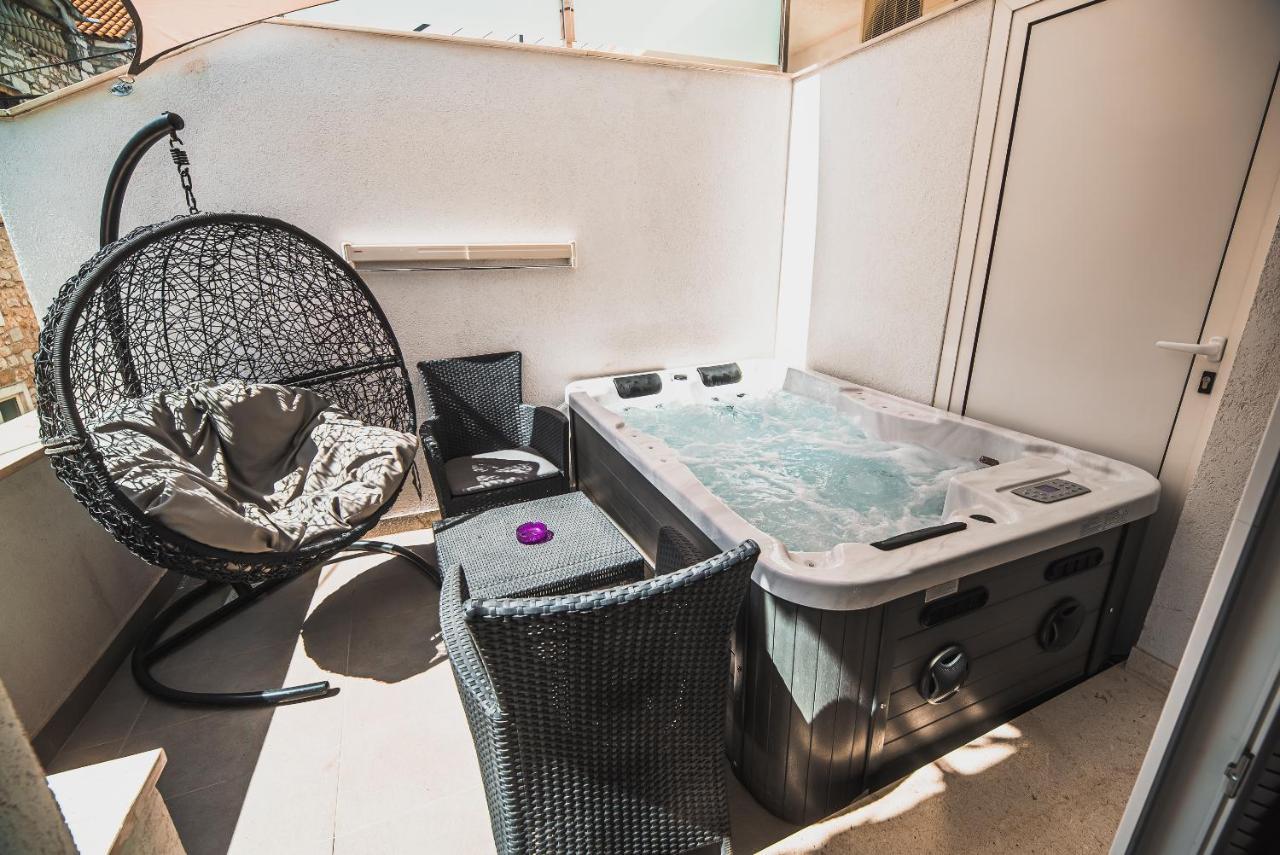 Downtown Luxury Apartments With Hot Tub Vodice Exteriör bild