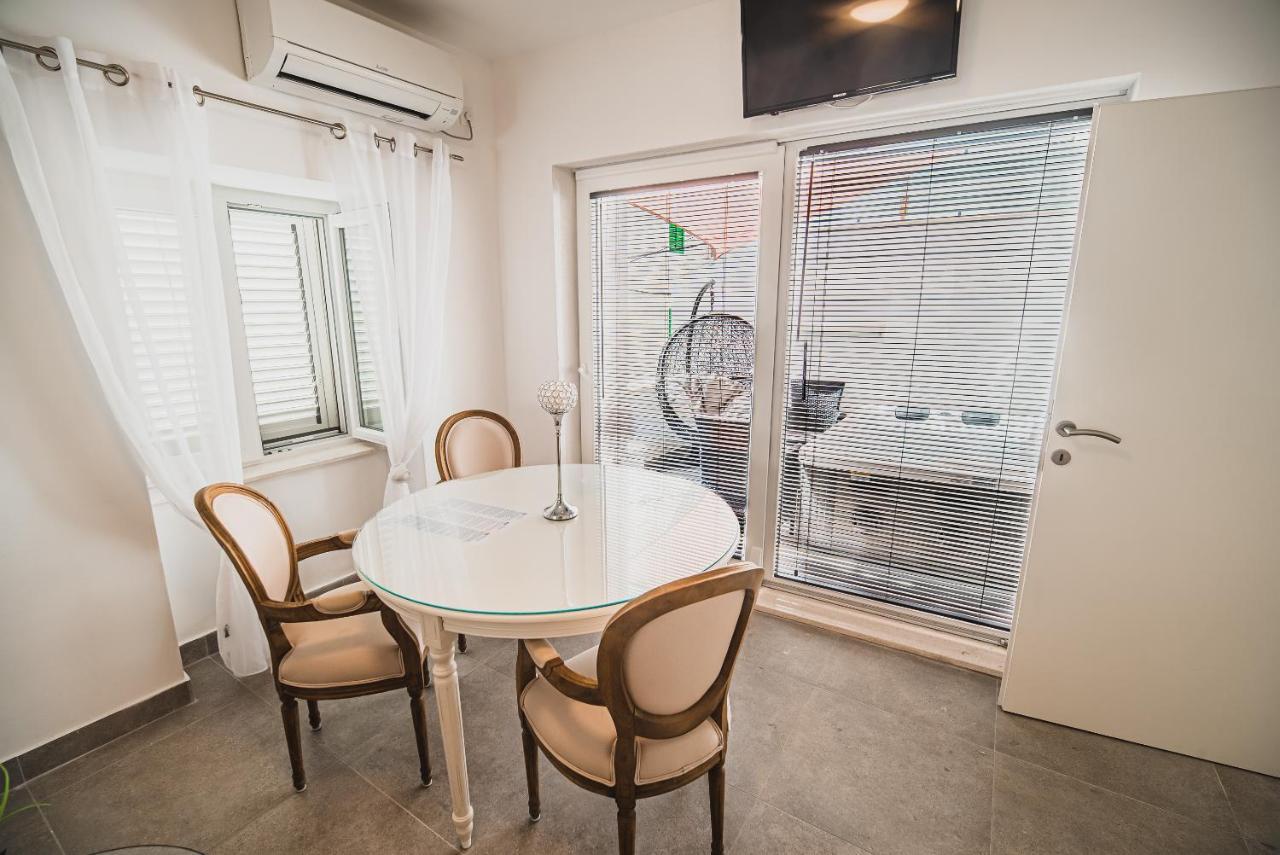 Downtown Luxury Apartments With Hot Tub Vodice Exteriör bild