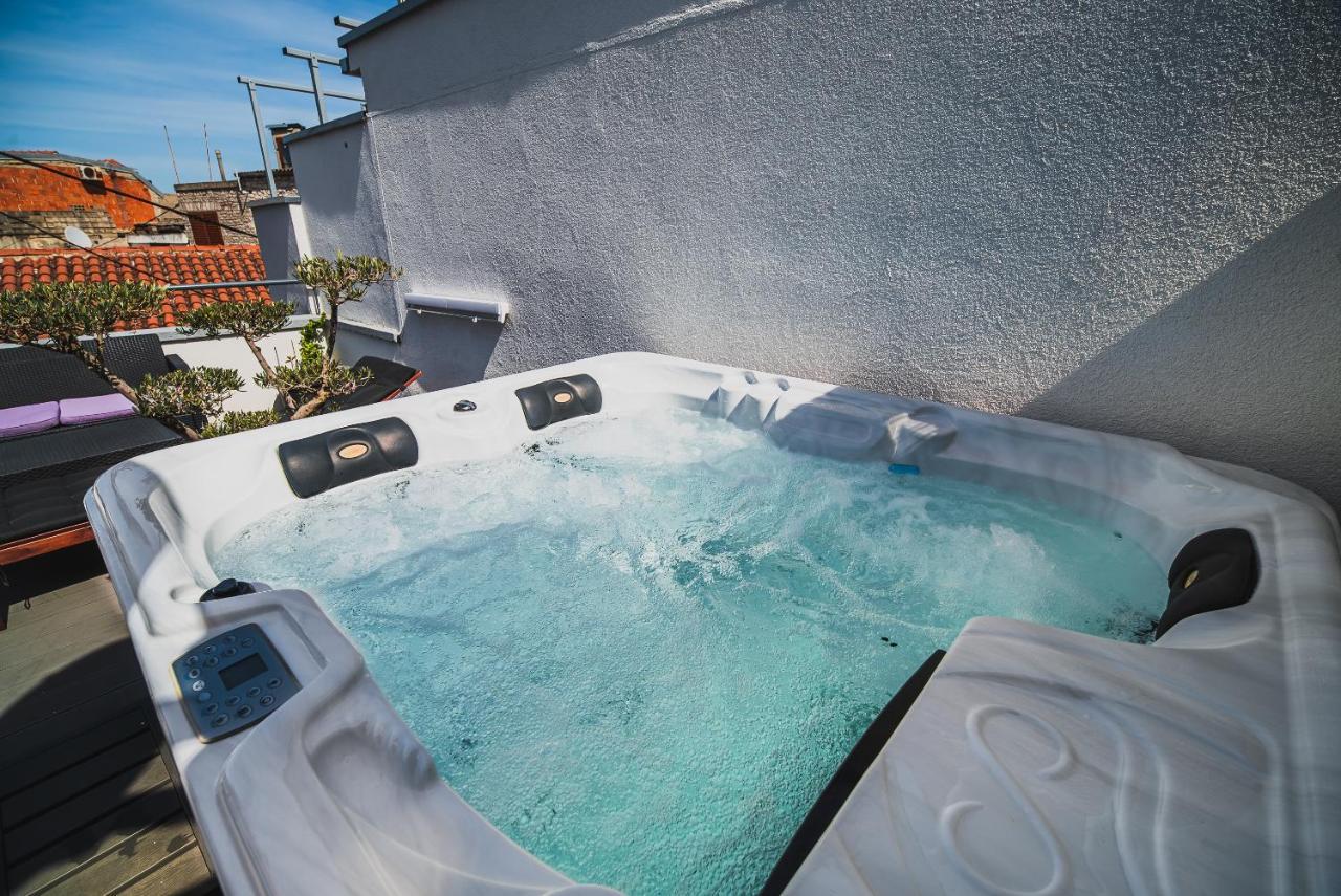 Downtown Luxury Apartments With Hot Tub Vodice Exteriör bild