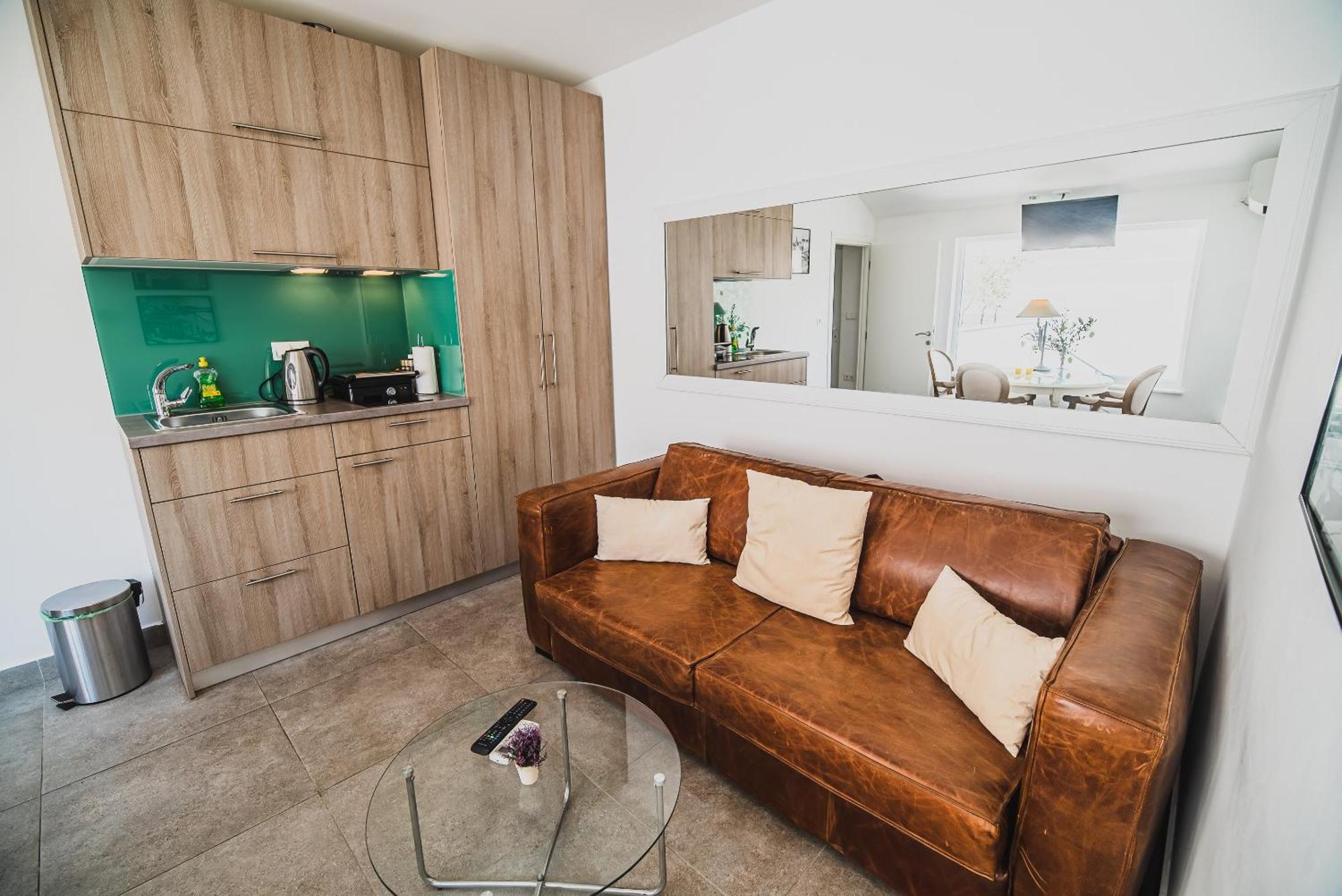 Downtown Luxury Apartments With Hot Tub Vodice Rum bild