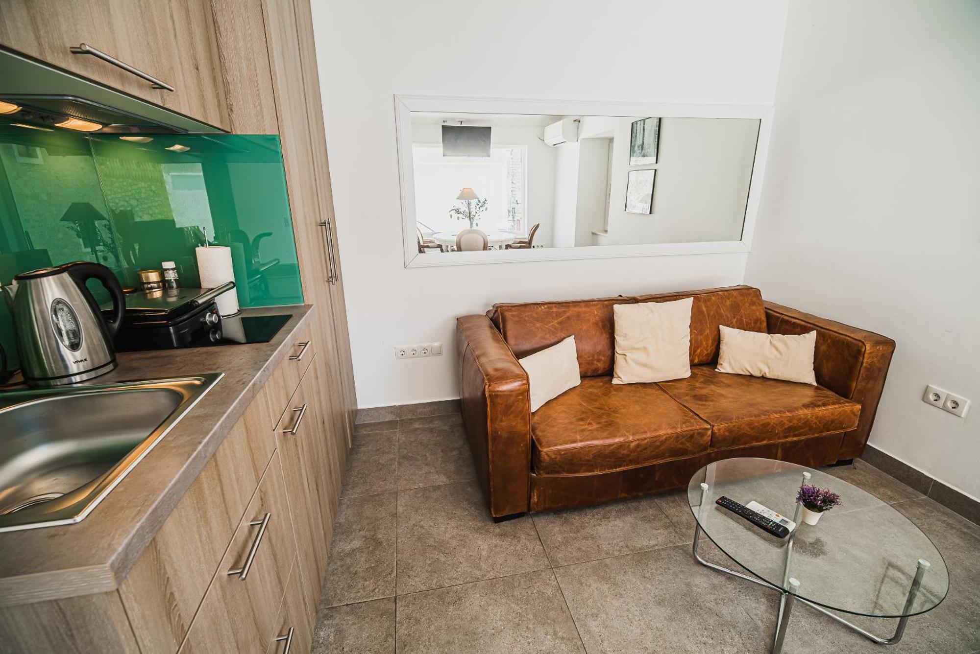 Downtown Luxury Apartments With Hot Tub Vodice Rum bild