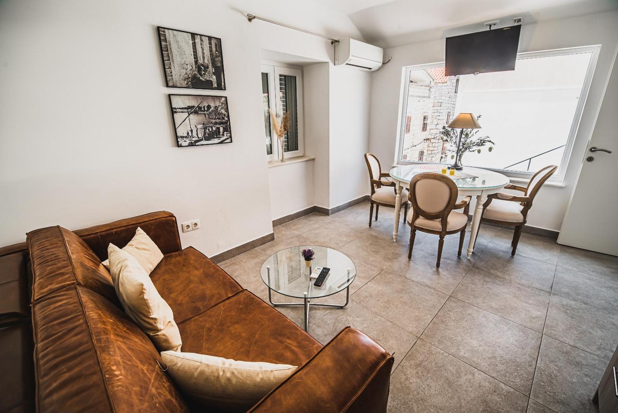 Downtown Luxury Apartments With Hot Tub Vodice Rum bild