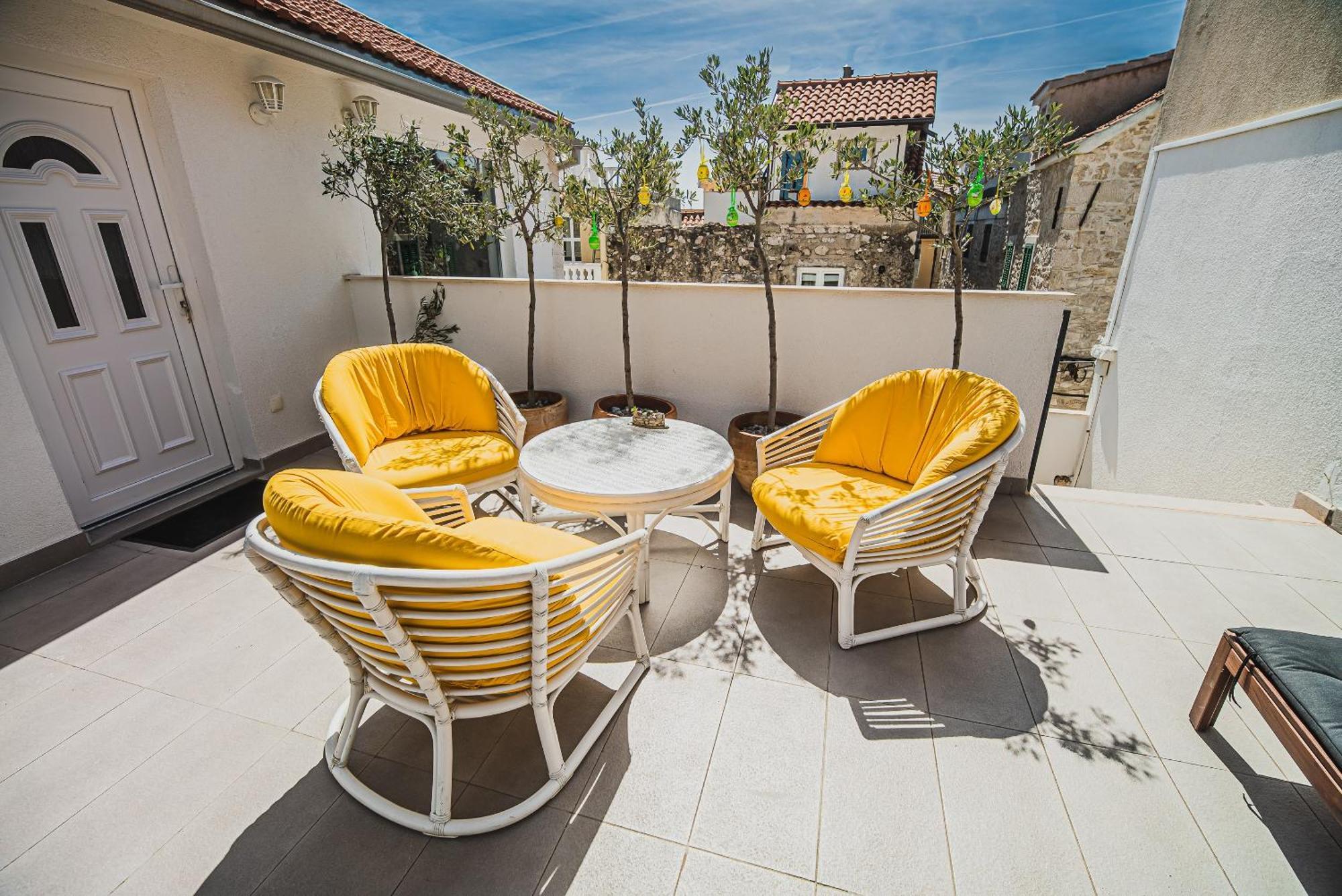 Downtown Luxury Apartments With Hot Tub Vodice Rum bild